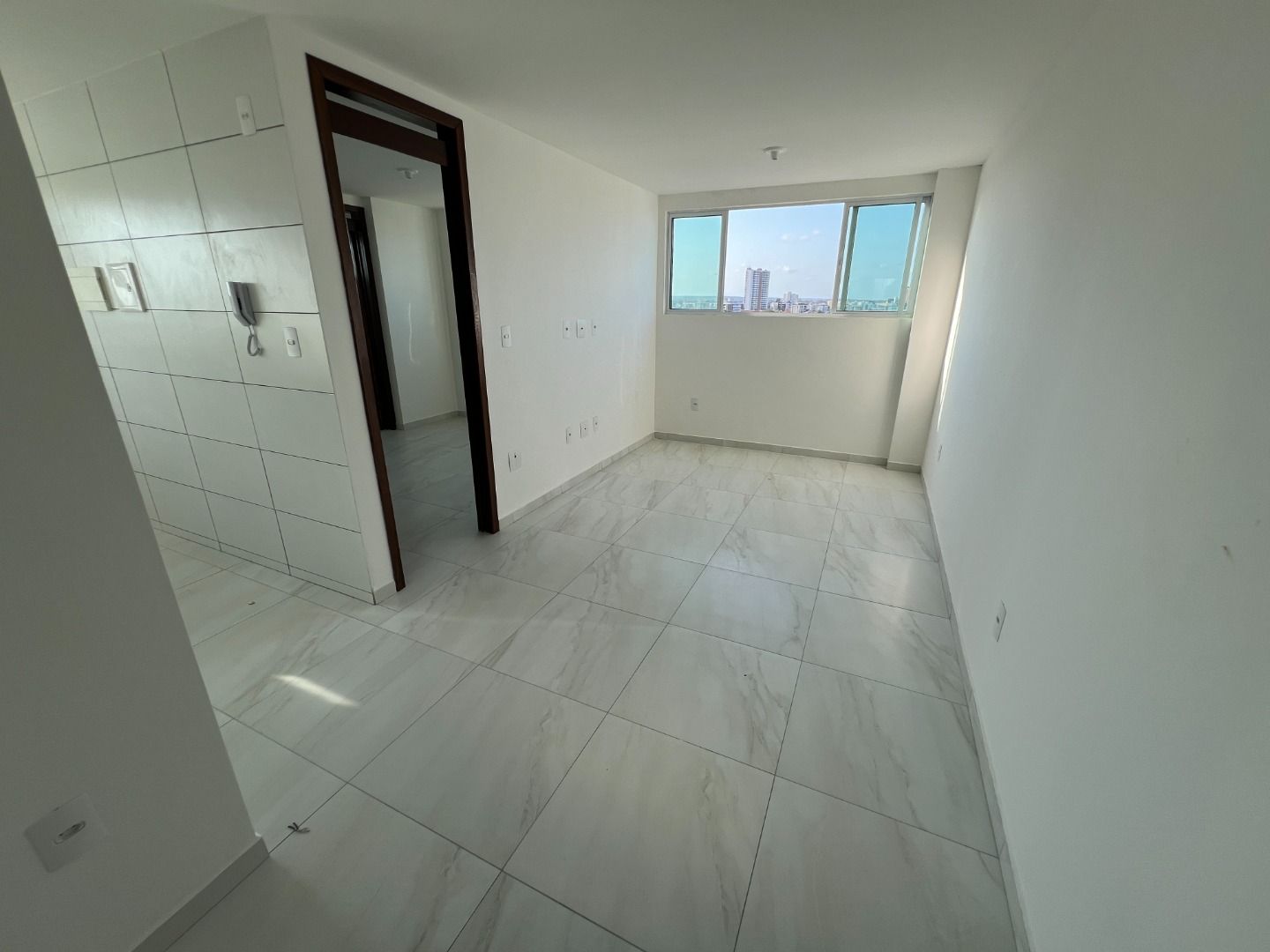 Apartamento à venda com 1 quarto, 38m² - Foto 2