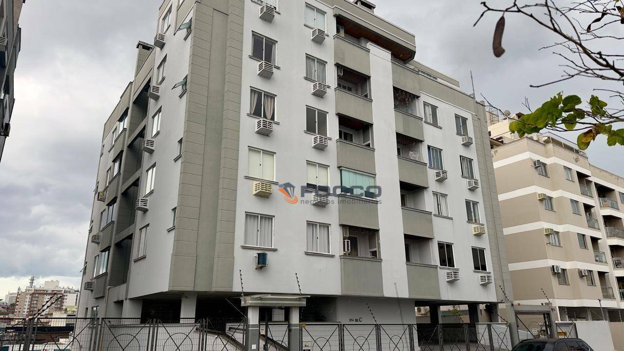 Apartamento à venda com 3 quartos, 79m² - Foto 2