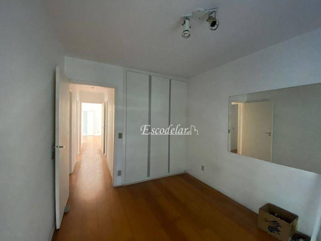 Apartamento para alugar com 3 quartos, 157m² - Foto 2