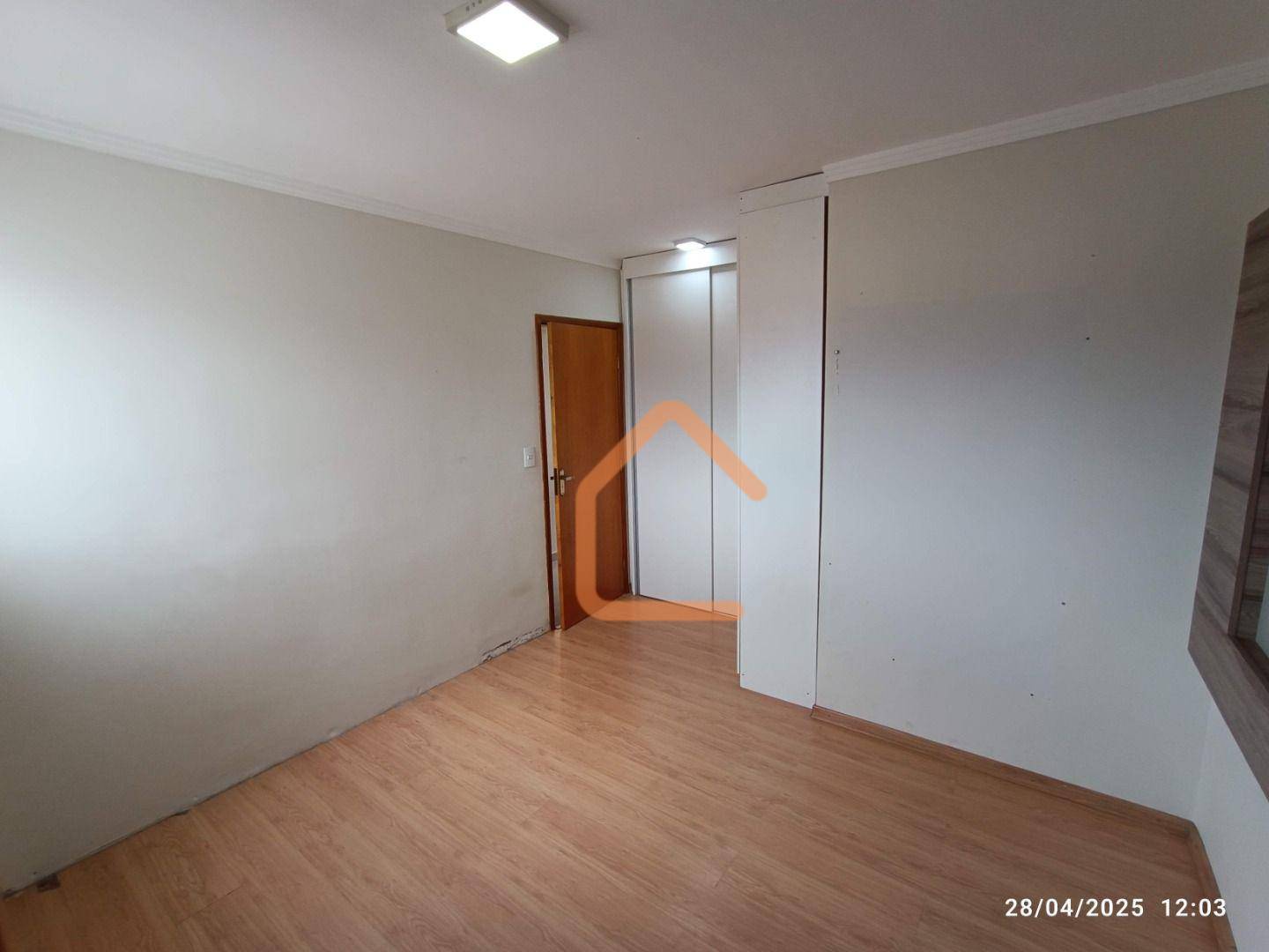 Apartamento para alugar com 2 quartos, 65m² - Foto 10