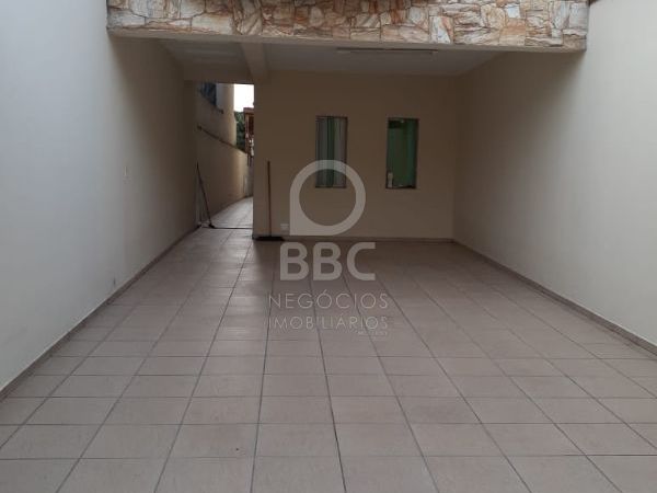 Sobrado para alugar com 3 quartos, 200m² - Foto 2