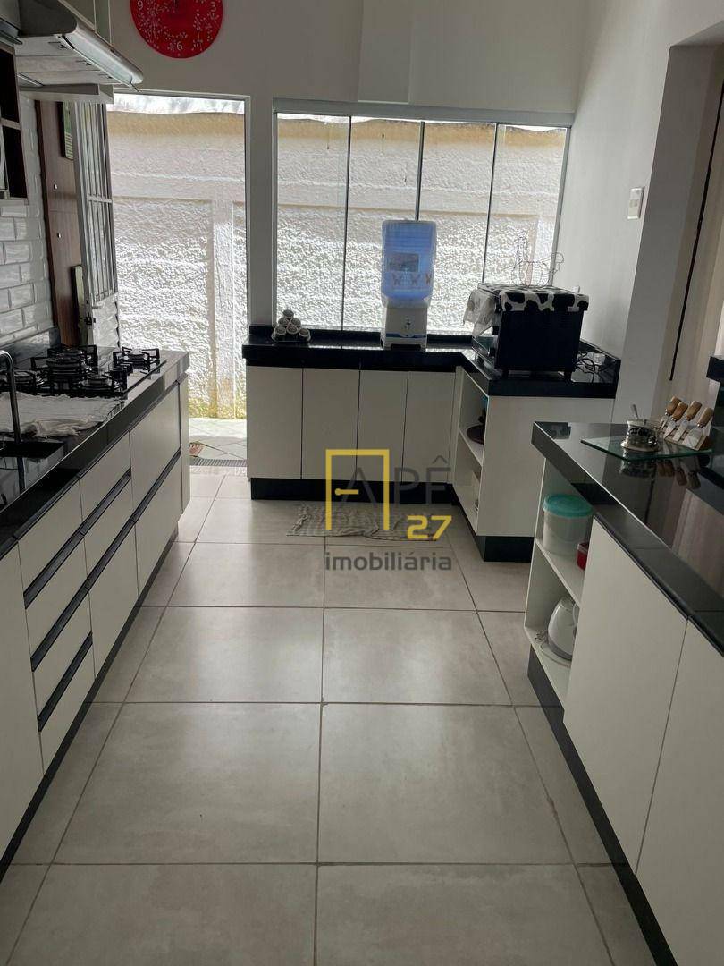 Casa para alugar com 3 quartos, 290m² - Foto 15