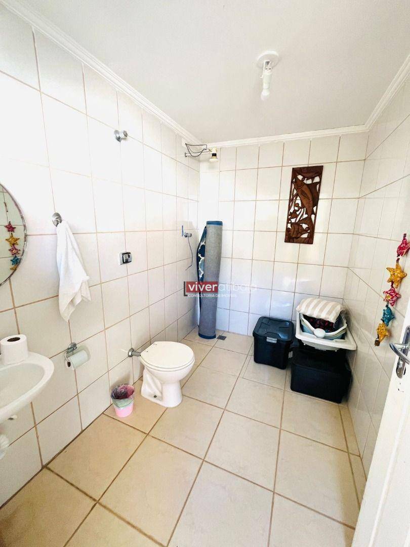 Casa à venda com 3 quartos, 209m² - Foto 28