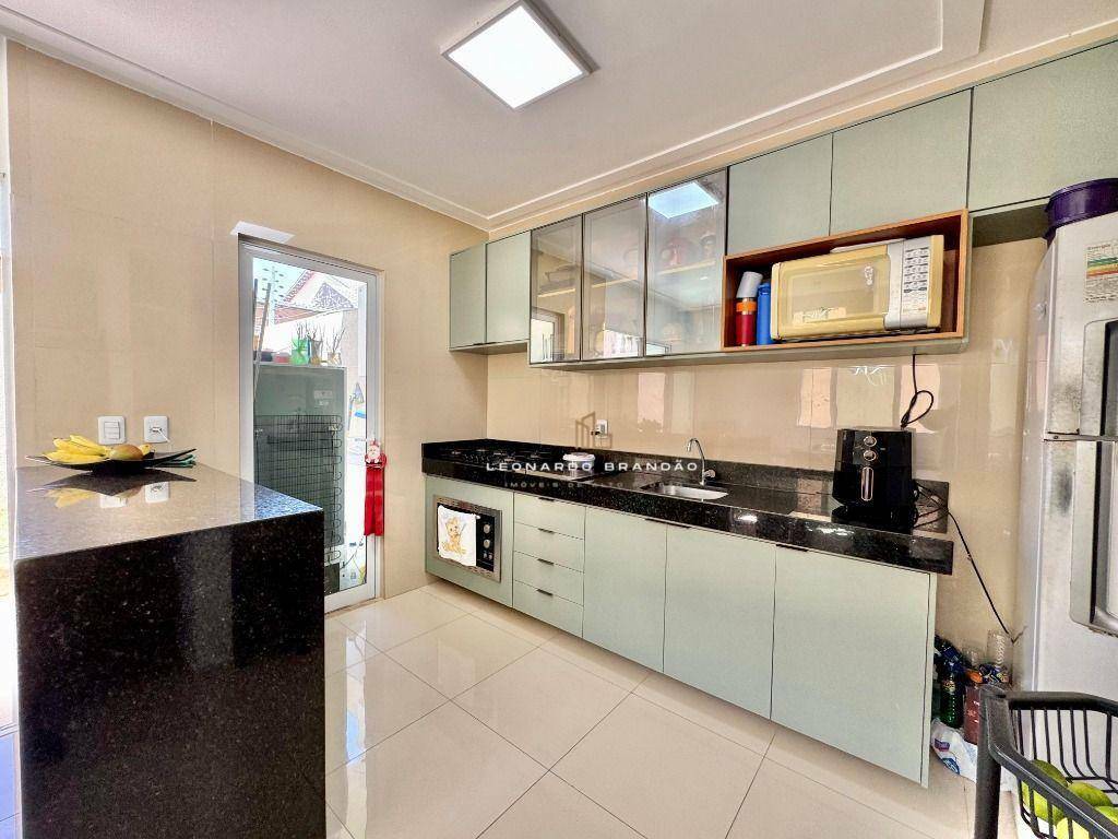 Casa à venda com 4 quartos, 149m² - Foto 17