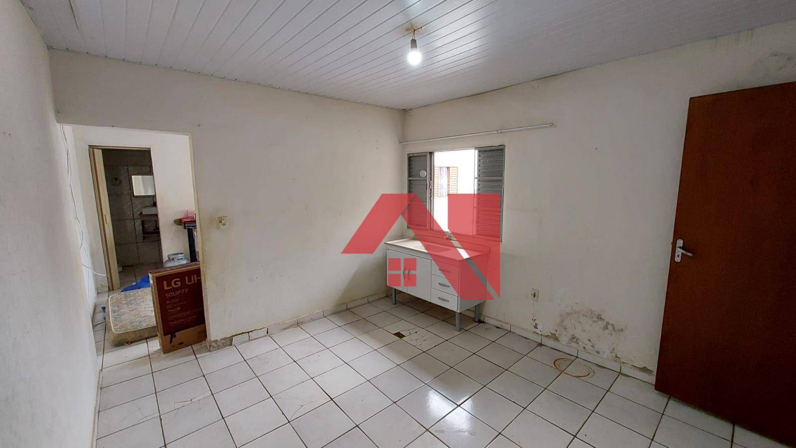 Casa à venda com 4 quartos, 186m² - Foto 1