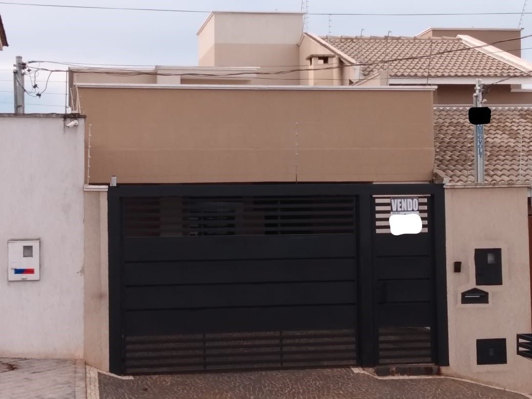 Casa à venda com 3 quartos, 125m² - Foto 1