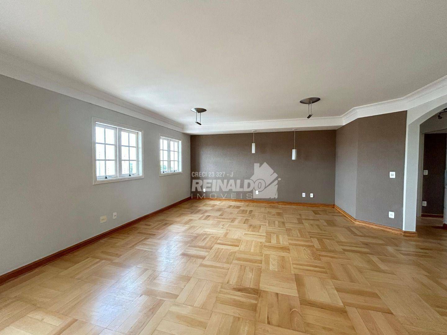 Apartamento para alugar com 3 quartos, 145m² - Foto 8