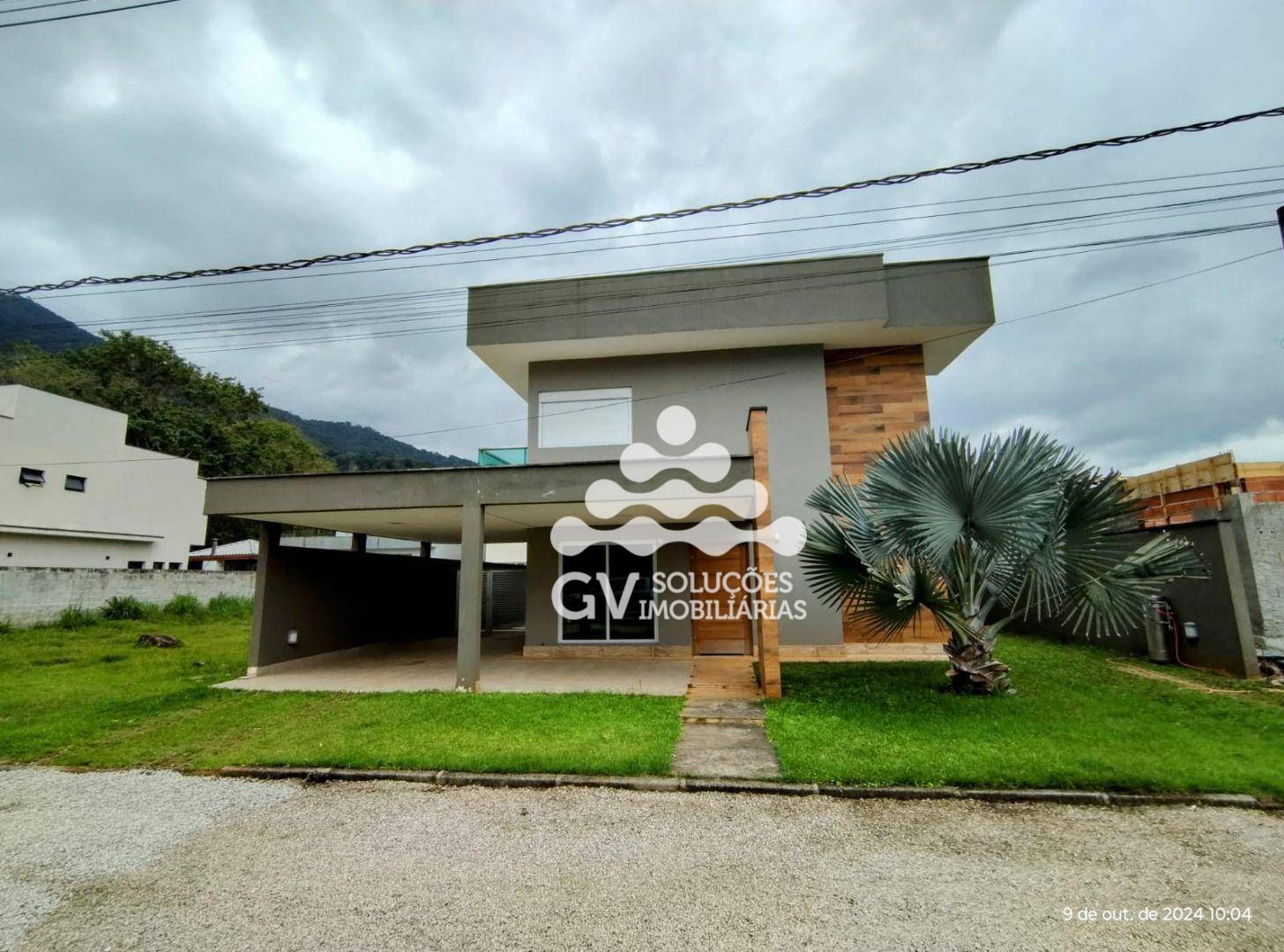 Sobrado à venda com 4 quartos, 205m² - Foto 1