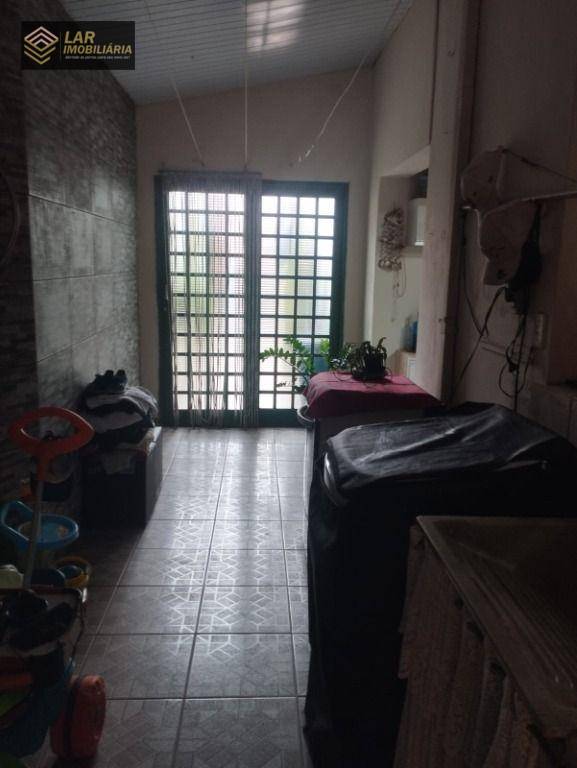 Sobrado à venda com 3 quartos, 200m² - Foto 14