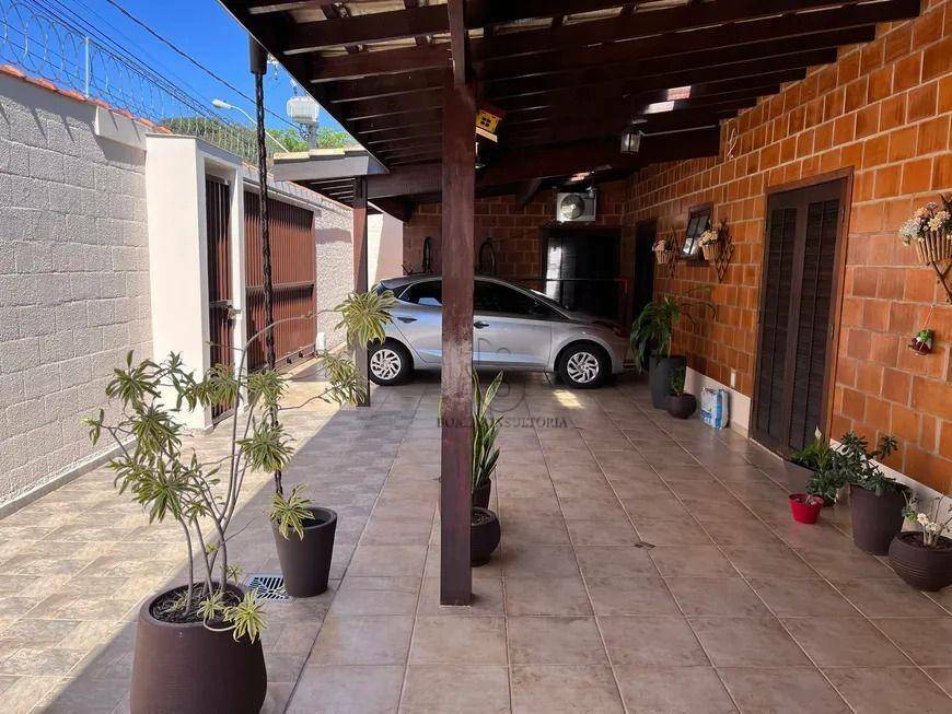 Casa à venda com 3 quartos, 228m² - Foto 13