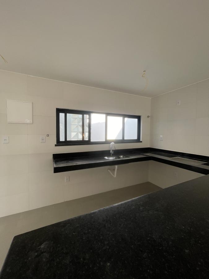 Casa à venda com 3 quartos, 240m² - Foto 7