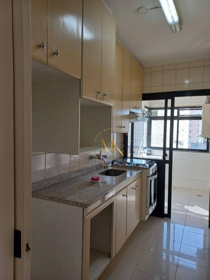 Apartamento à venda com 2 quartos, 70m² - Foto 18