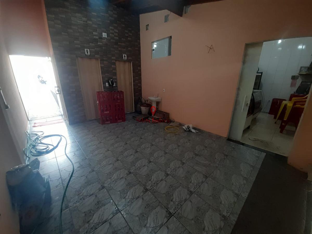 Casa à venda com 3 quartos, 180m² - Foto 2