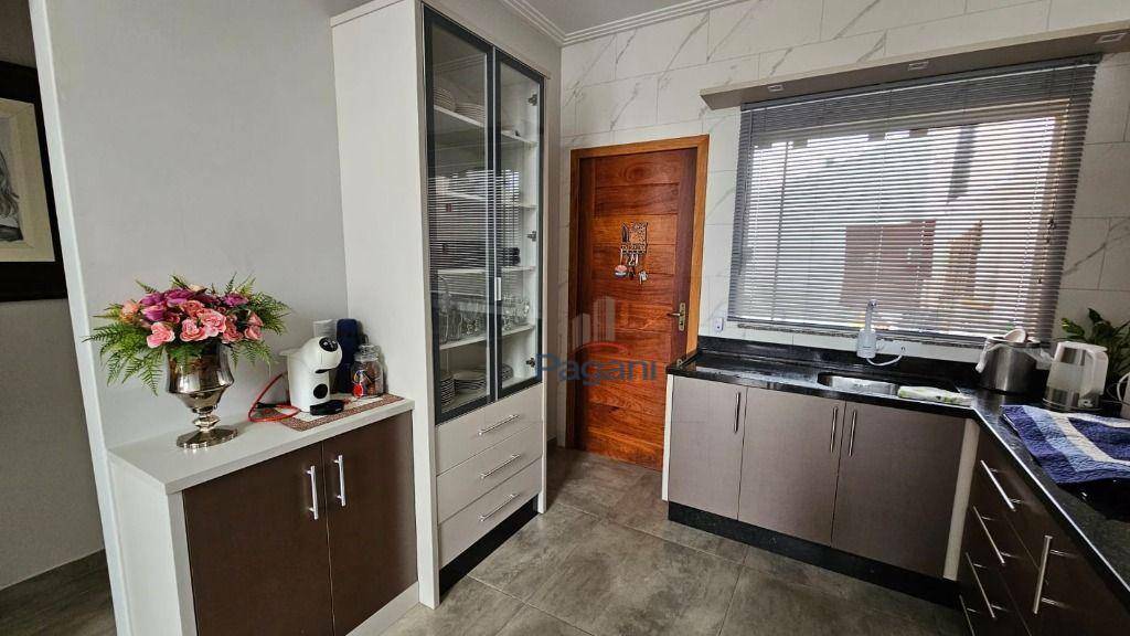 Casa à venda e aluguel com 3 quartos, 92m² - Foto 17
