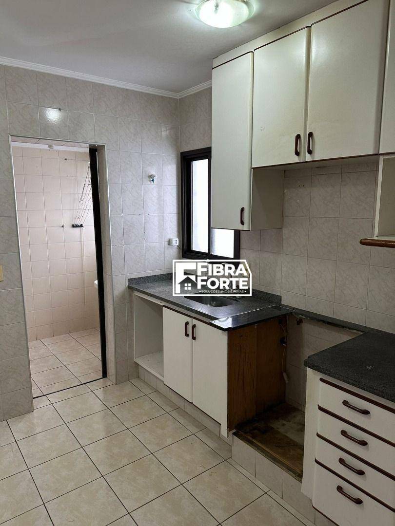 Apartamento para alugar com 3 quartos, 108m² - Foto 15