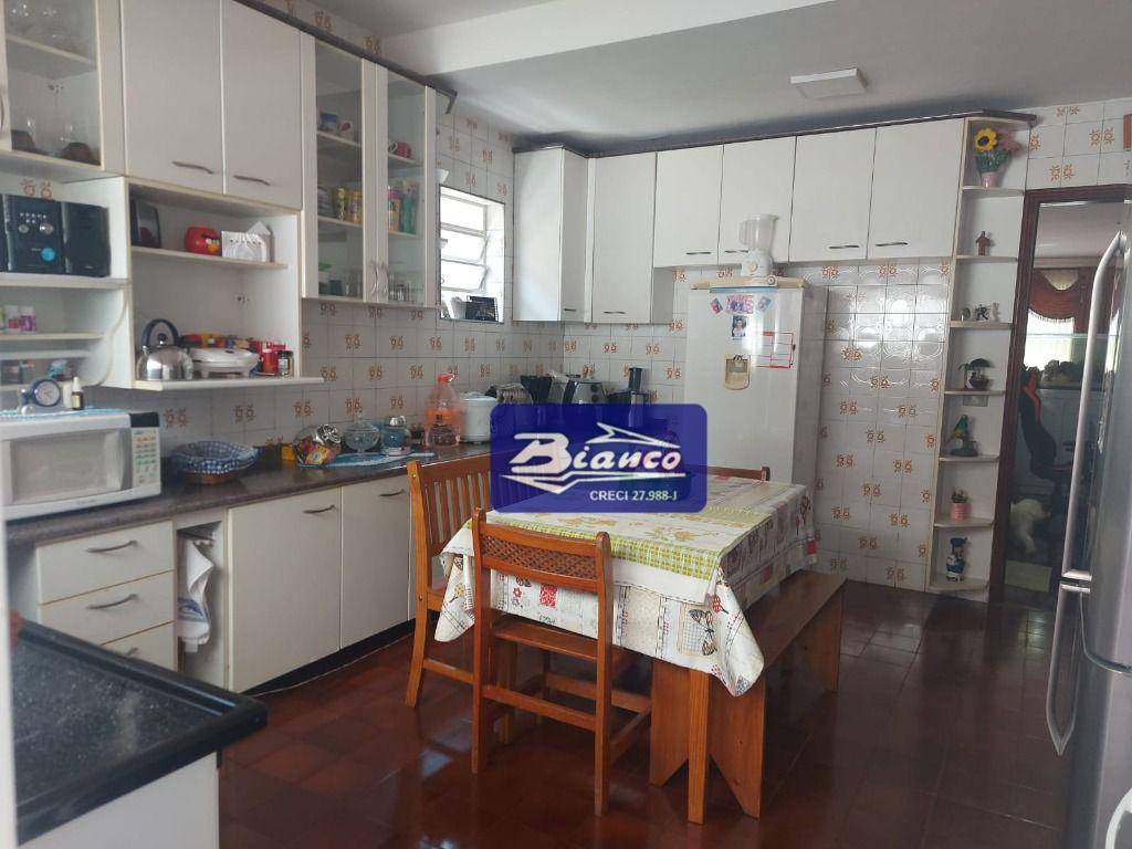 Sobrado à venda com 3 quartos, 200m² - Foto 11