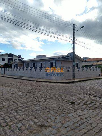 Casa, 5 quartos, 167 m² - Foto 1