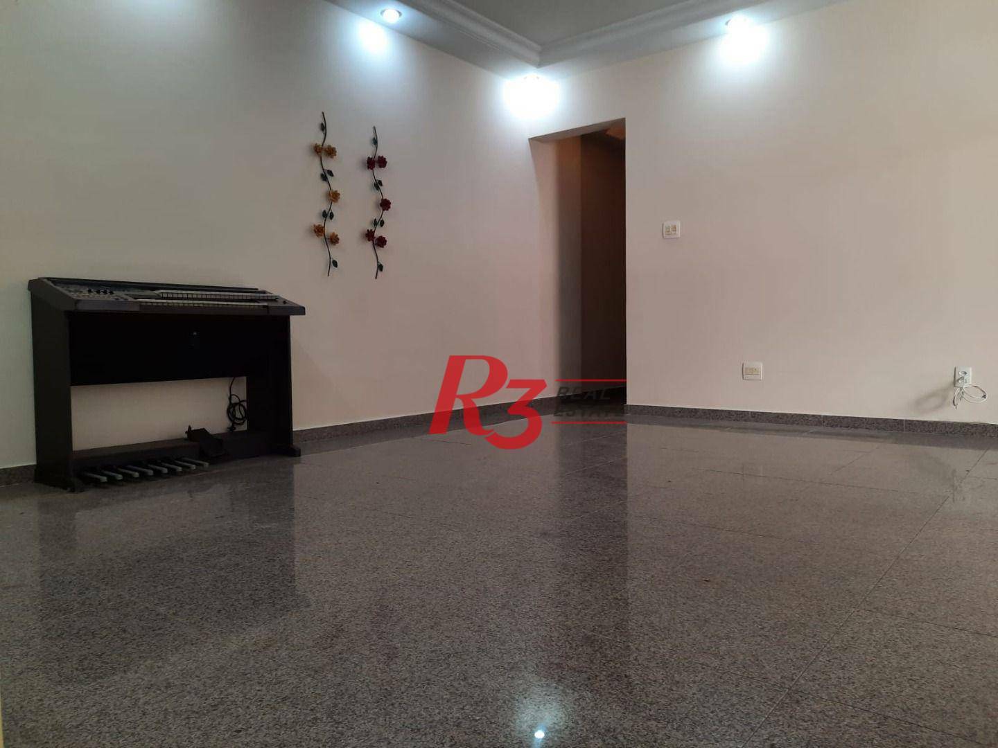 Apartamento à venda com 2 quartos, 111m² - Foto 2