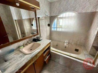 Casa para alugar com 4 quartos, 200m² - Foto 6