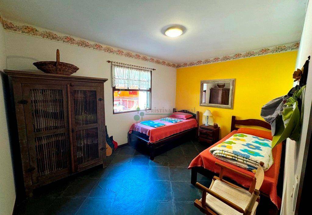 Casa de Condomínio à venda com 4 quartos, 330m² - Foto 29