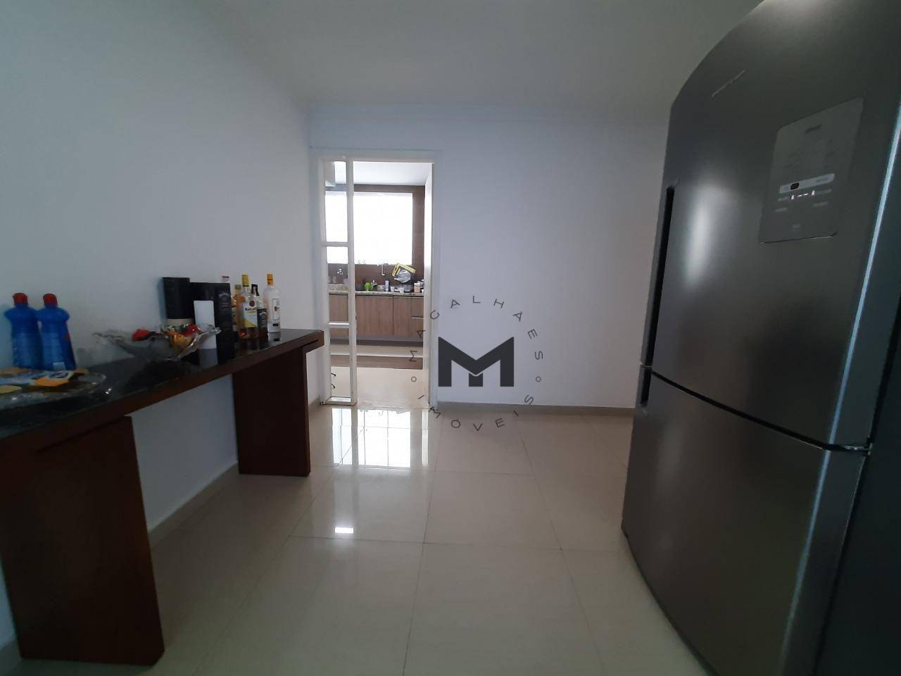 Casa à venda com 4 quartos, 260m² - Foto 10