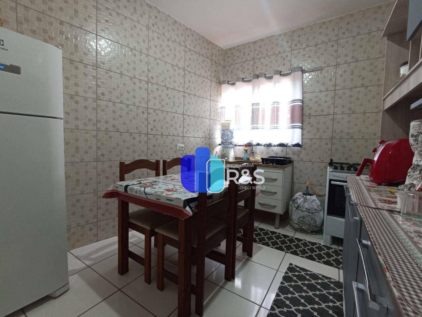 Casa à venda com 6 quartos, 214m² - Foto 9