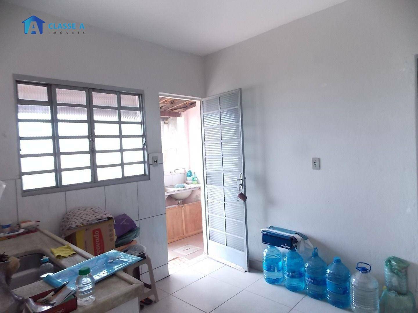 Casa à venda com 4 quartos, 200m² - Foto 15