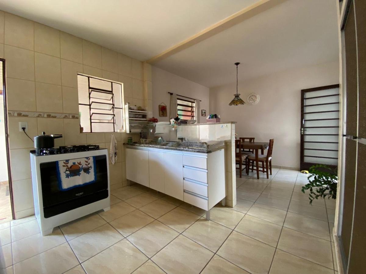 Casa à venda com 2 quartos, 300m² - Foto 6