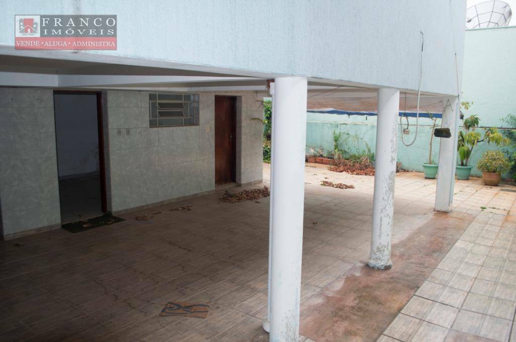 Casa à venda com 3 quartos, 208m² - Foto 24