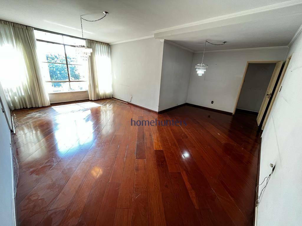 Apartamento à venda com 3 quartos, 157m² - Foto 1