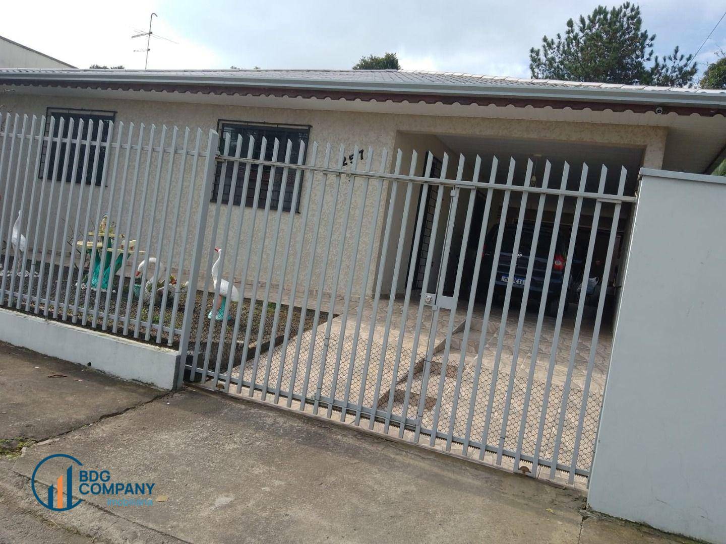 Casa à venda com 3 quartos, 247m² - Foto 2