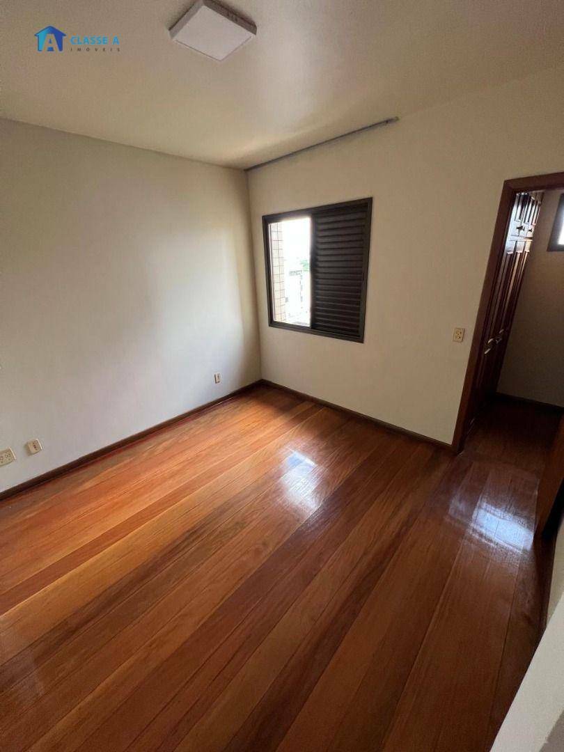 Apartamento à venda com 4 quartos, 250m² - Foto 2