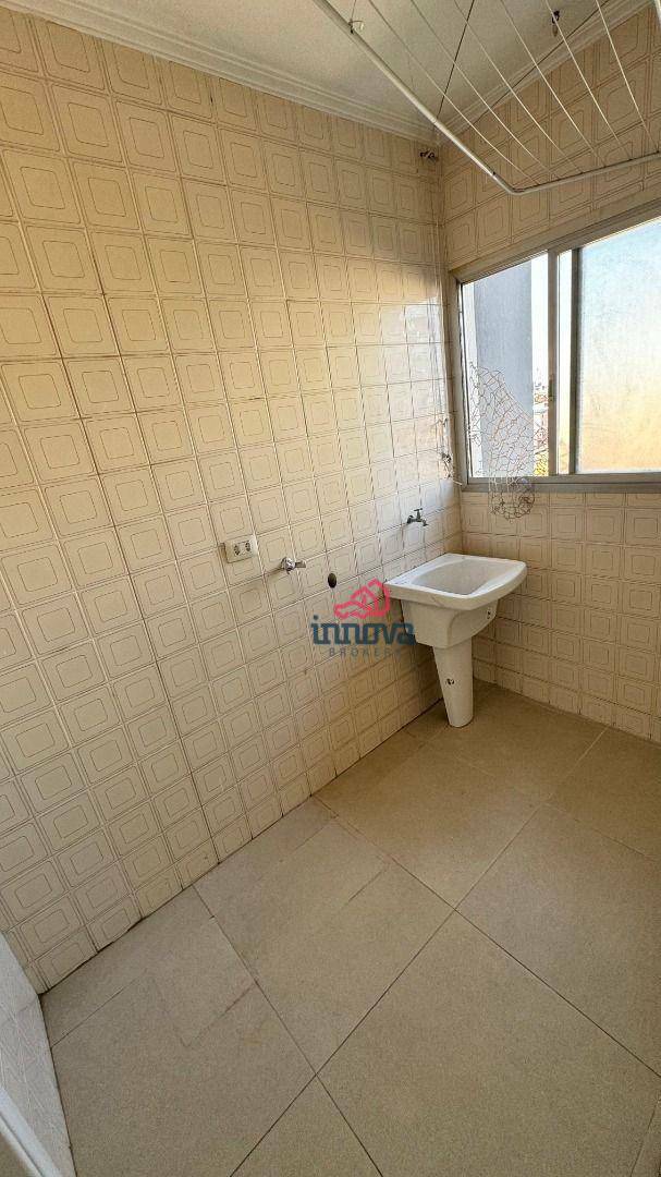 Apartamento à venda com 2 quartos, 75m² - Foto 3