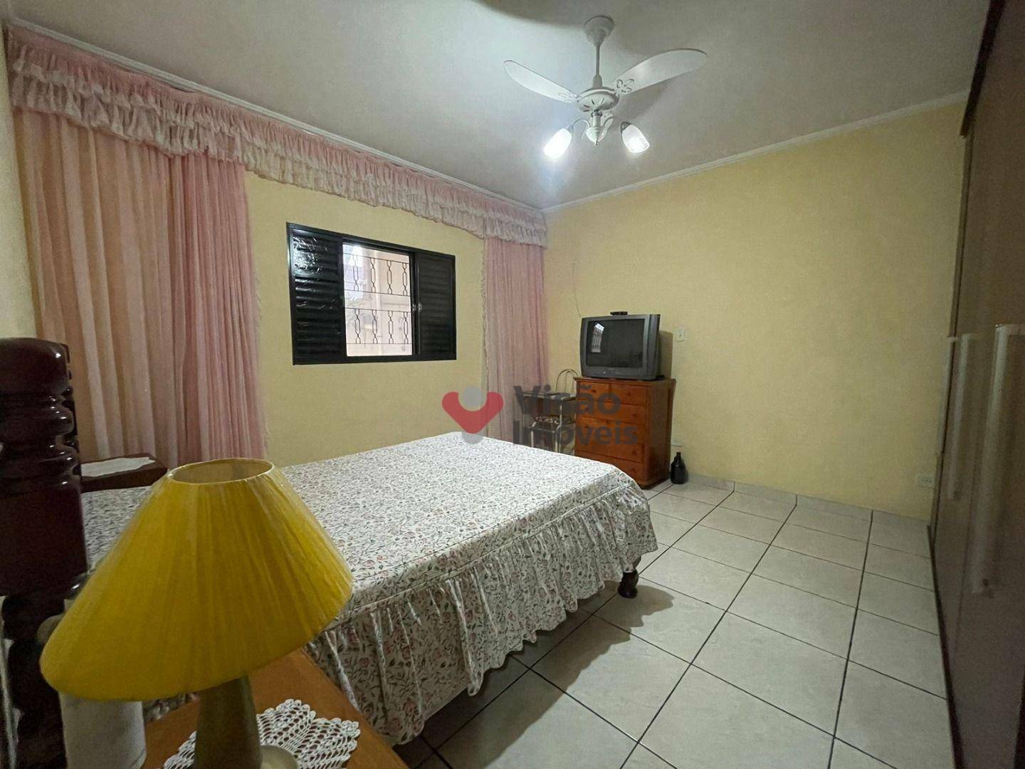 Casa à venda com 3 quartos, 218m² - Foto 6