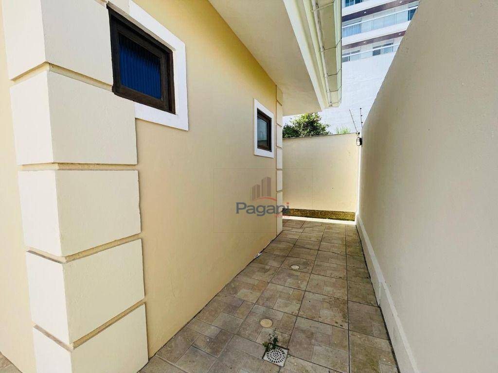 Casa, 4 quartos, 259 m² - Foto 26