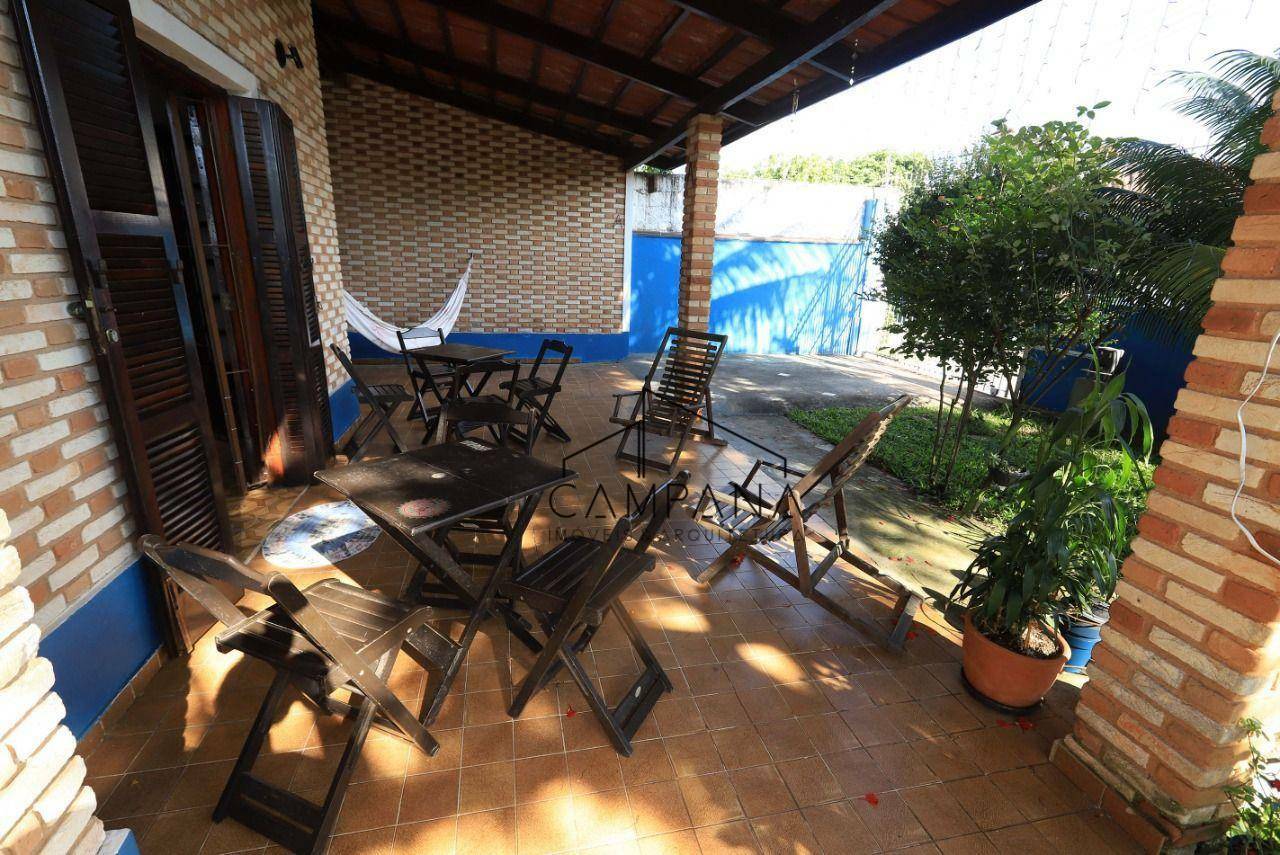 Casa à venda com 3 quartos, 199m² - Foto 1