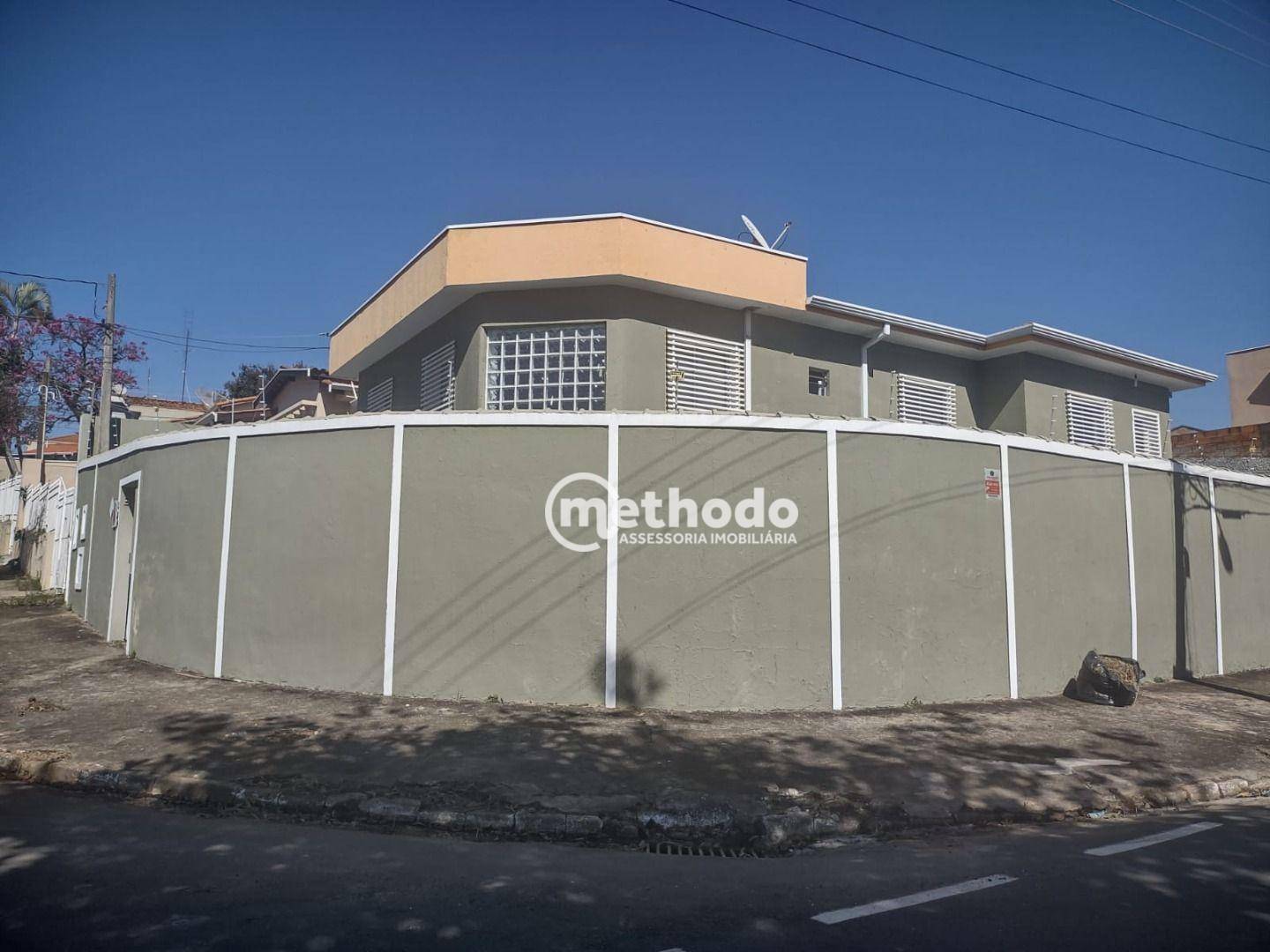 Casa à venda e aluguel com 3 quartos, 140m² - Foto 2