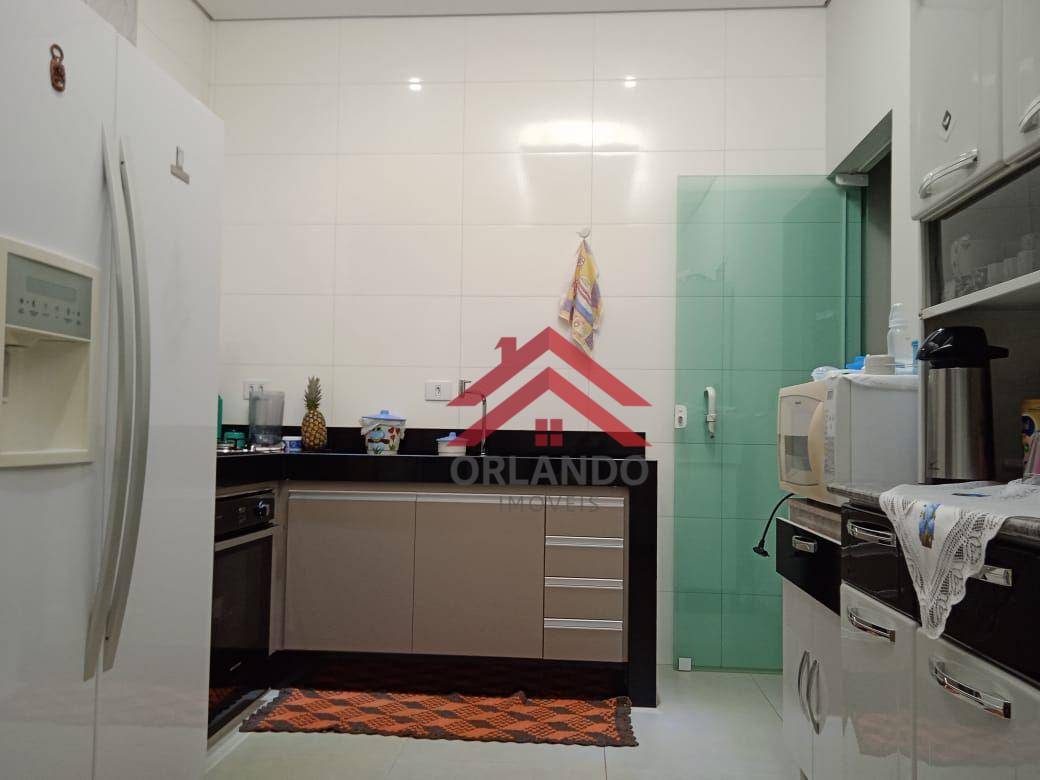 Casa à venda com 2 quartos, 74m² - Foto 1