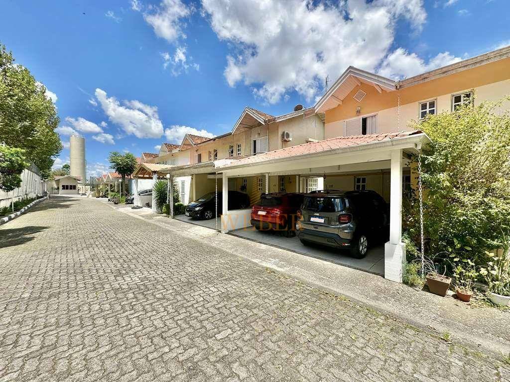Casa de Condomínio à venda com 3 quartos, 210m² - Foto 3
