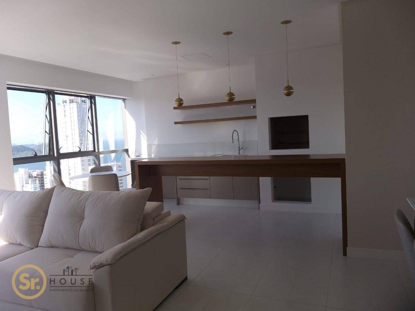 Apartamento à venda com 3 quartos, 165m² - Foto 2