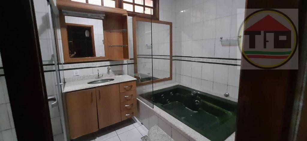 Casa para alugar com 3 quartos, 250m² - Foto 20