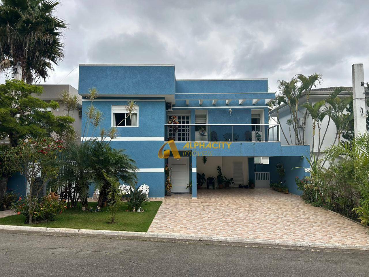 Casa de Condomínio à venda com 4 quartos, 400m² - Foto 2