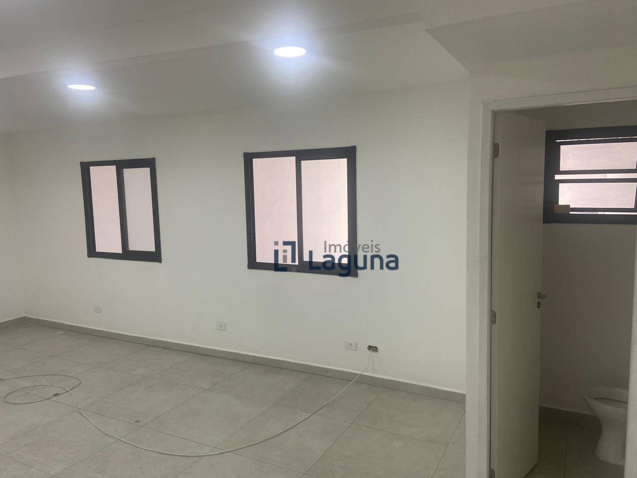 Depósito-Galpão-Armazém para alugar, 240m² - Foto 6