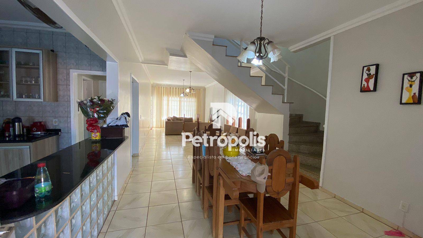 Sobrado, 4 quartos, 329 m² - Foto 4