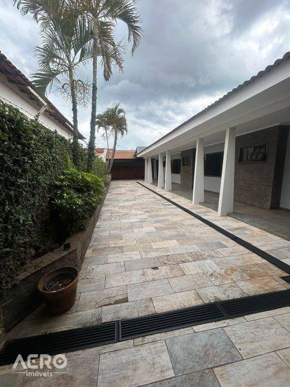 Casa, 3 quartos, 308 m² - Foto 1