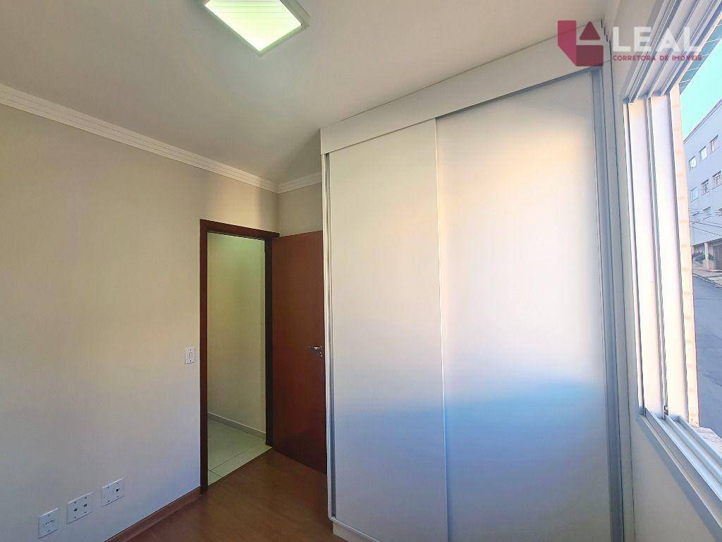 Apartamento para alugar com 2 quartos, 60m² - Foto 13