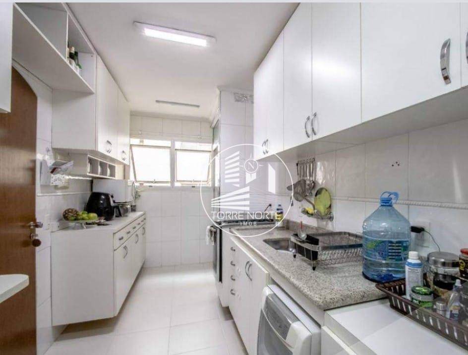 Apartamento à venda com 3 quartos, 130m² - Foto 4