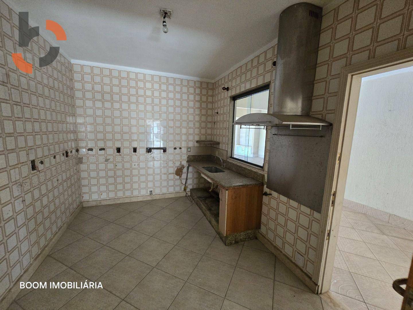 Casa de Condomínio à venda com 6 quartos, 300m² - Foto 35