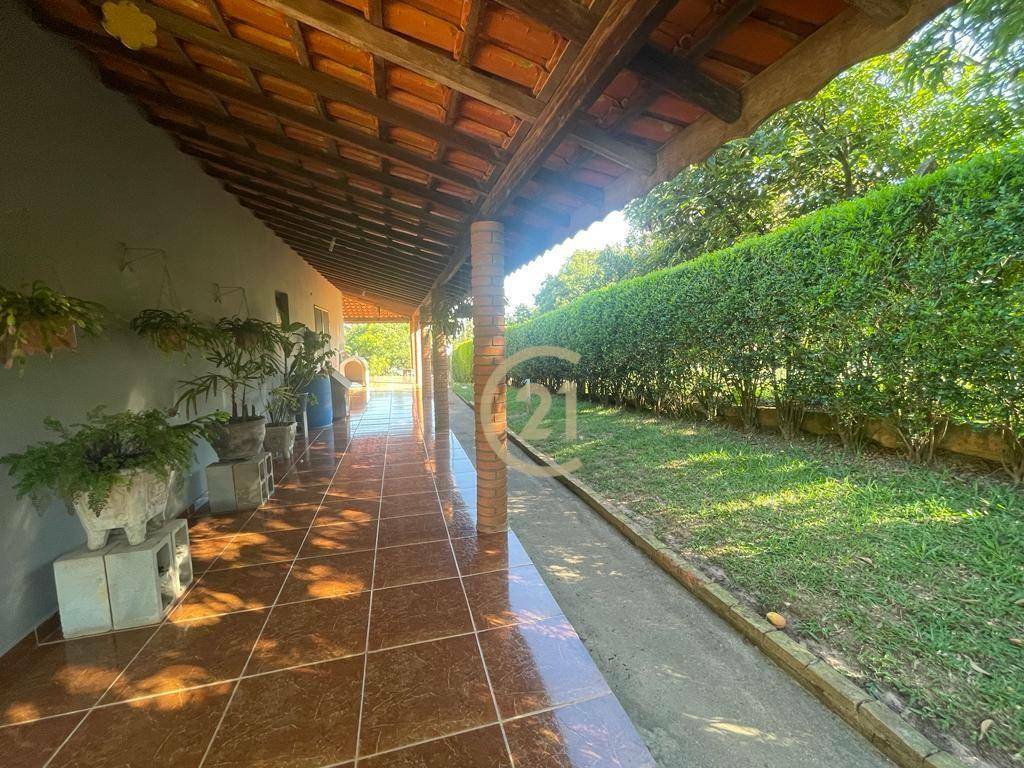 Chácara à venda com 3 quartos, 281m² - Foto 3