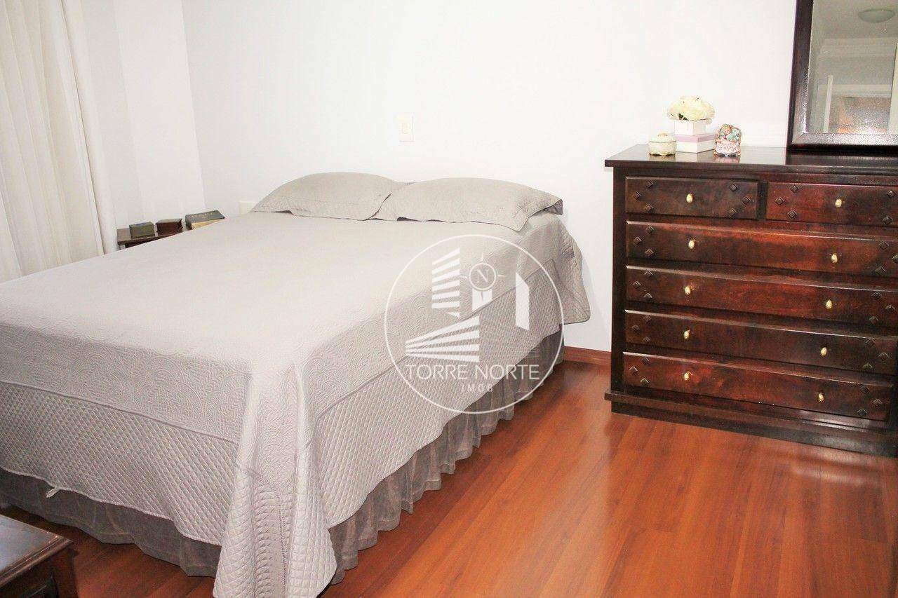 Apartamento à venda com 3 quartos, 198m² - Foto 26